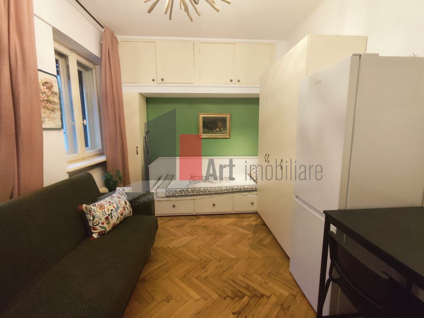 Garsoniera de inchiriat in zona Magheru (ultracentral) - Poză 1