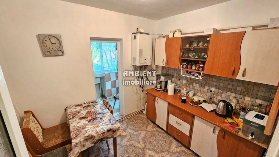 Apartament 3 camere, mobilat si utilat, etaj 4, zona CARTIER; - Poză 3