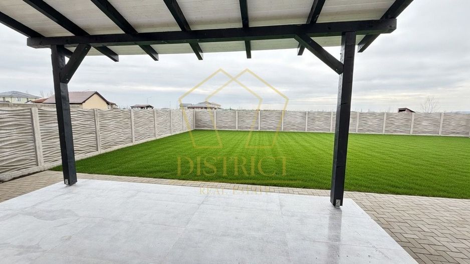 Duplex despartit prin camera tehnica, 5 camere, asfalt | Giarmata Vii - Poză 14