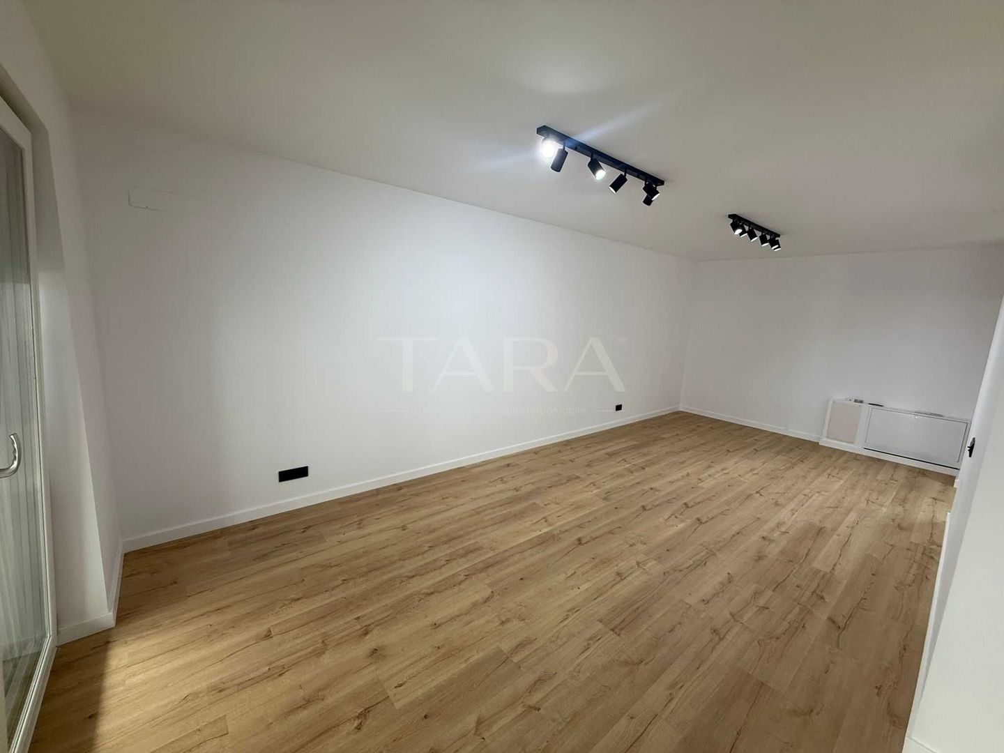 Apartament modern cu terasă, lângă Auchan - Poză 2