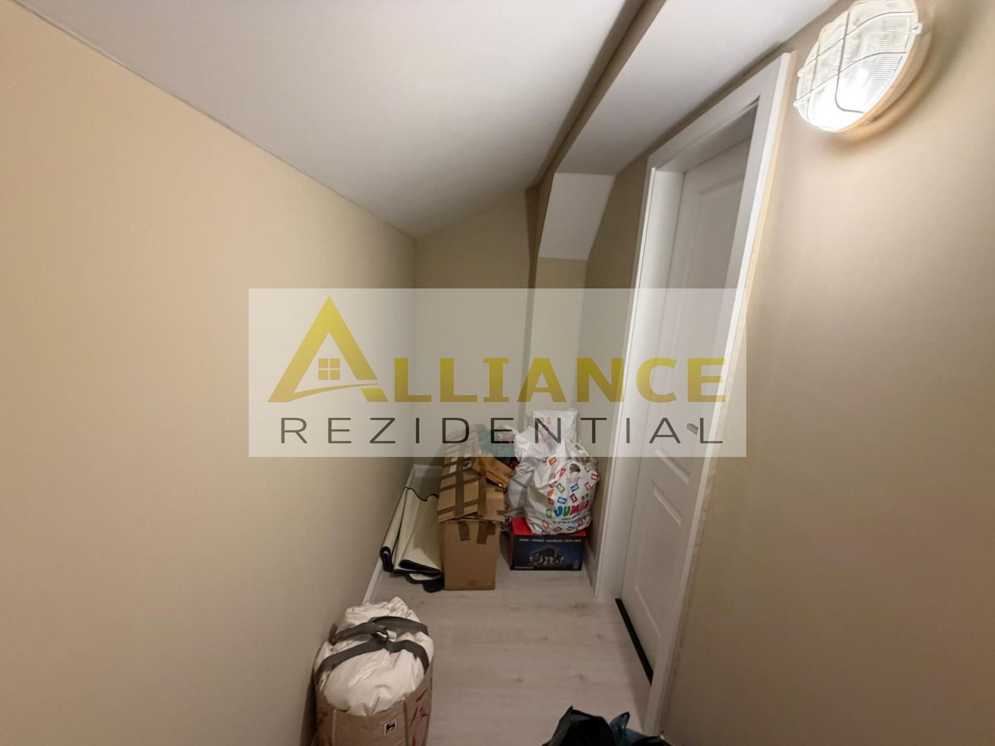 Oportunitate! Casa P+E+M confort si spatiu generos - Poză 20