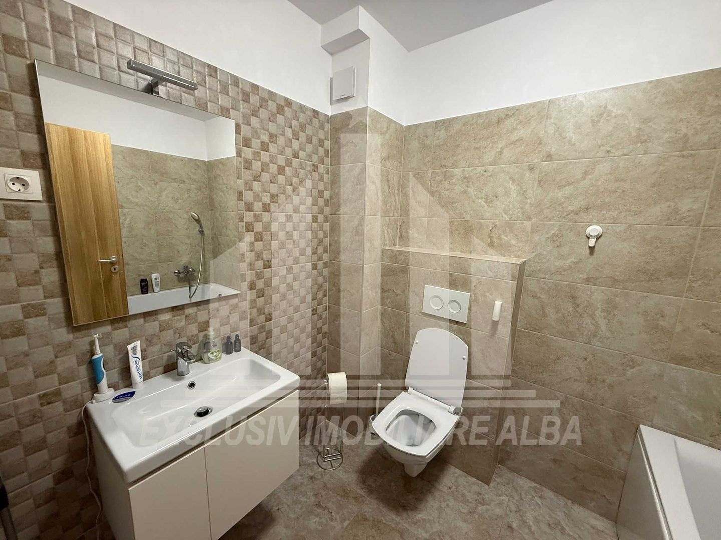 Apartament de inchiriat 2 camere, bloc nou Cetate - Poză 5