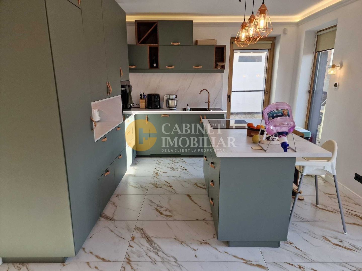 Casa spatioasa si moderna cu garaj, clasa energetica A, panouri solare - Poză 3