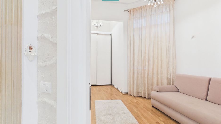 Apartament deosebit în clădire istorică central - Poză 25