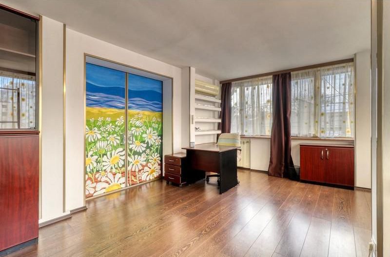 Apartament 5 camere,  Etaj integral vilă monument arhitectural - Poză 34