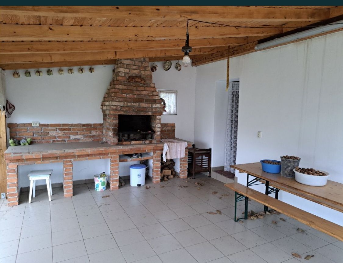 Casa in sat Ghirisa - Poză 2