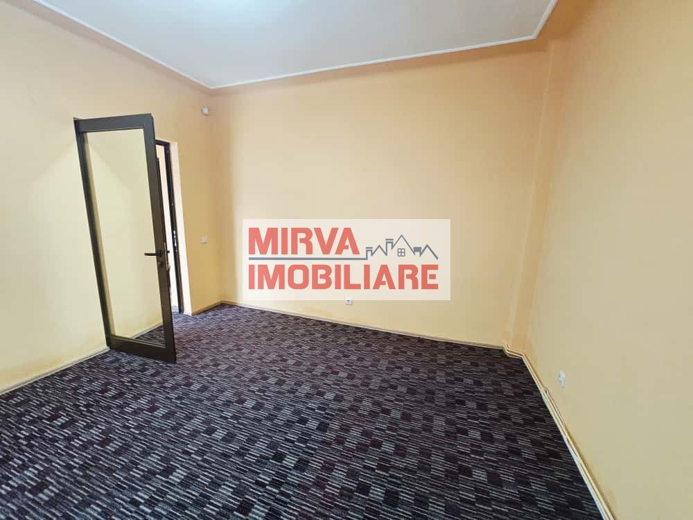 Casă 3 camere de închiriat, zona Centrală–ideală pentru salon/birouri - Poză 5