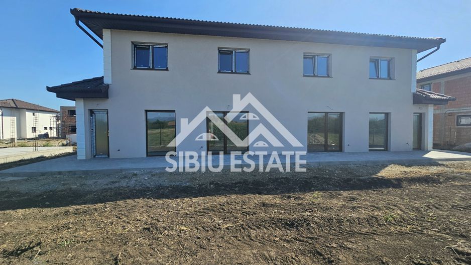 Casa noua 4 dormitoare, spatiu bun pentru familie - Poză 10