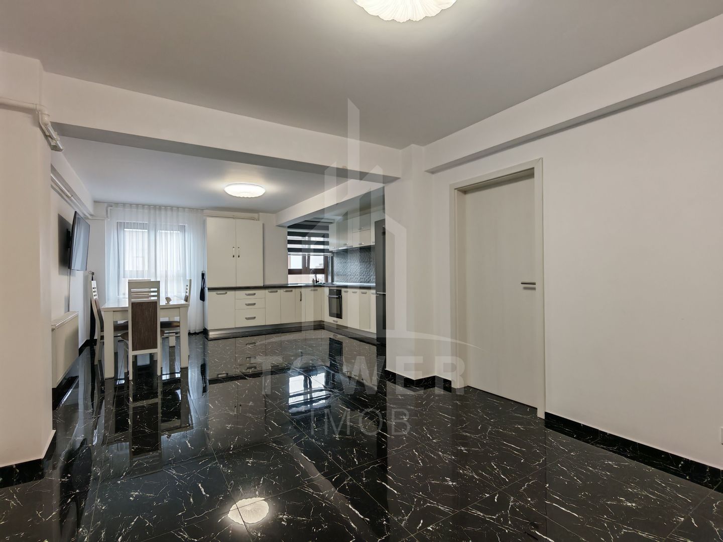 Penthouse 100 mp, terasă generoasă- vedere panoramică, compartimentare excelenta - Poză 1