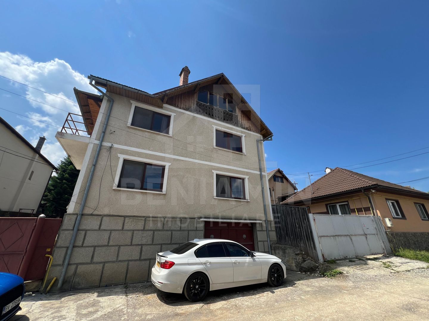 De-Vanzare-Case-16-Camere-400mp-Utili-1100mp-Teren-Sacele-Brasov - Poză 1