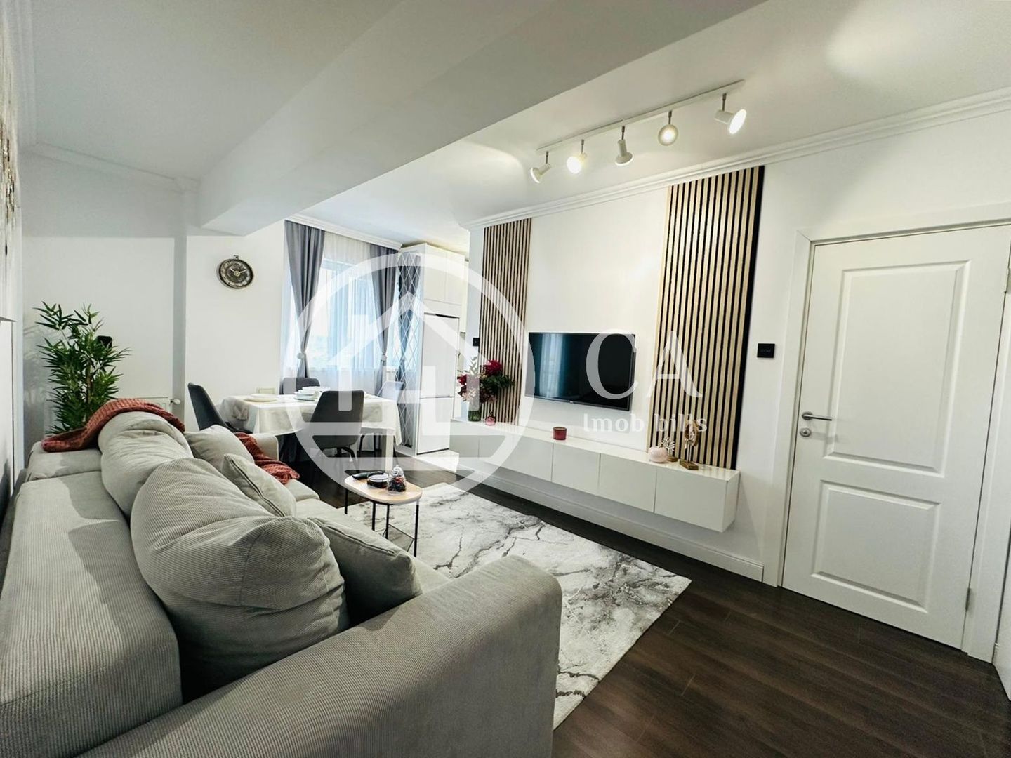 Apartament de inchiriat cu 3 camere in Prima Nufarul, Oradea - Poză 1
