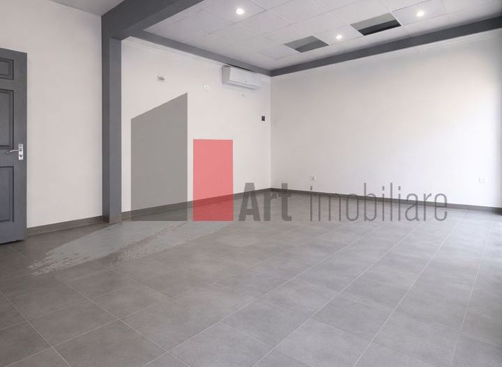 Spatiu Comercial de Inchiriat in Valea Oltului in cadrul unui complex comercial - Poză 1