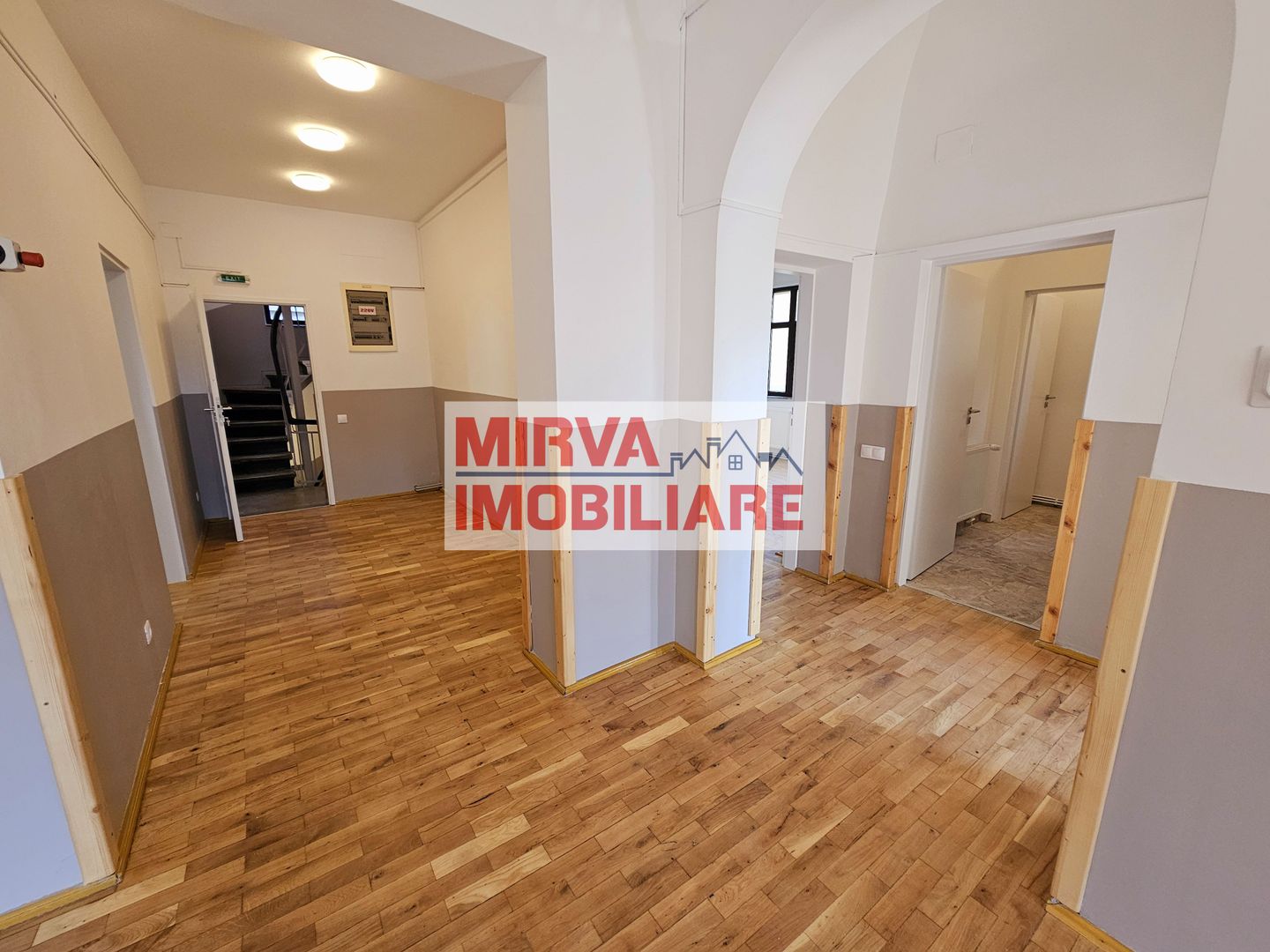 2 Vile Interbelice | Zonă Centrală | Renovate Integral 2024 - Poză 23