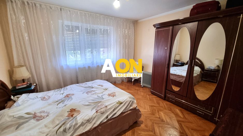 De inchiriat apartament 3 camere, zona Piata, Cetate - Poză 5