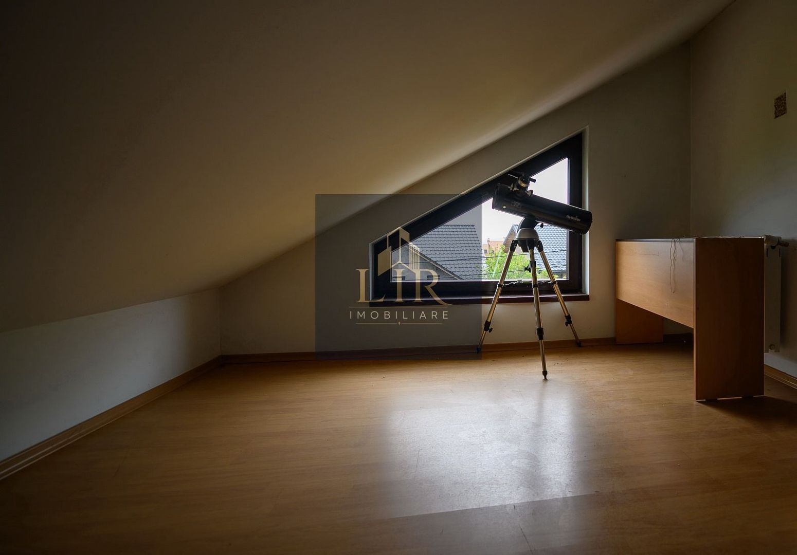 Vilă 5 camere 240 mp, mobilata,teren 806 mp – Platou Galata, Iași - Poză 14