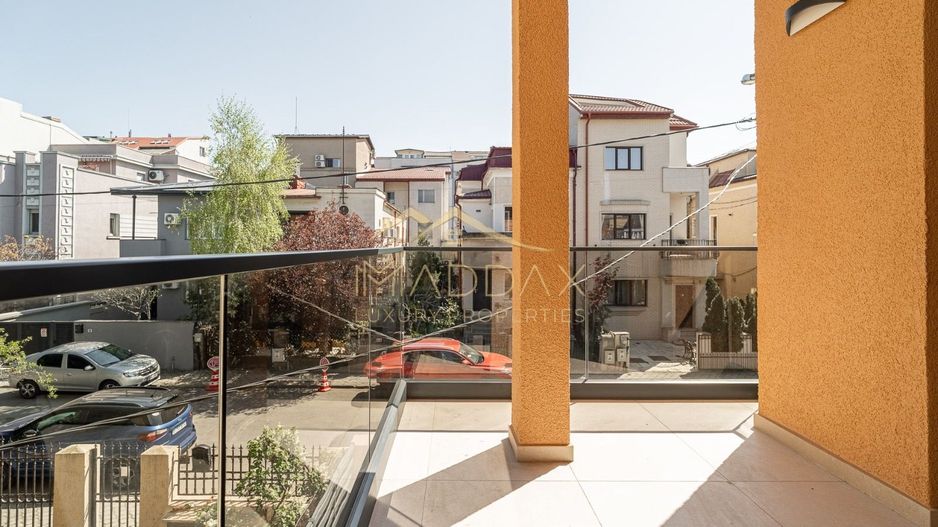 Vila Unica Noua cu 8 camere *300mp* /fotovoltaice si pompa cladura// Dorobanti - Poză 8