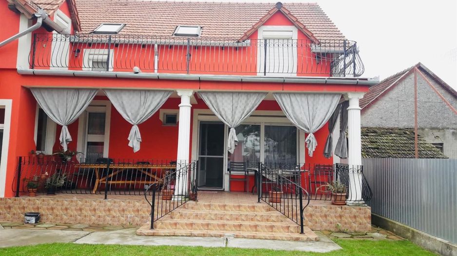 VILA DE VANZARE IN ROSIORI - Poză 4