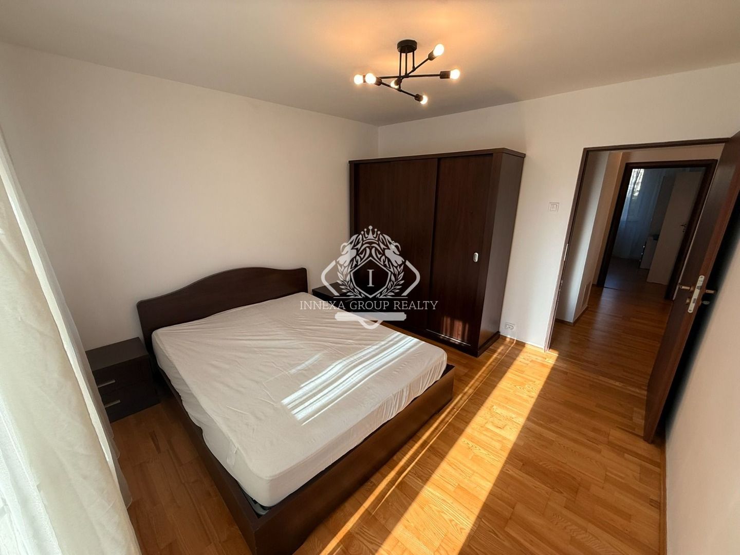 Apartament 4 camere I etaj 2/4 I decomandat I 4 balcoane+2 bai I Baneasa - Poză 2