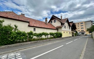 Pensiune cu potențial deosebit, vedere spectaculoasă spre Piatra Craiului - Poză 2