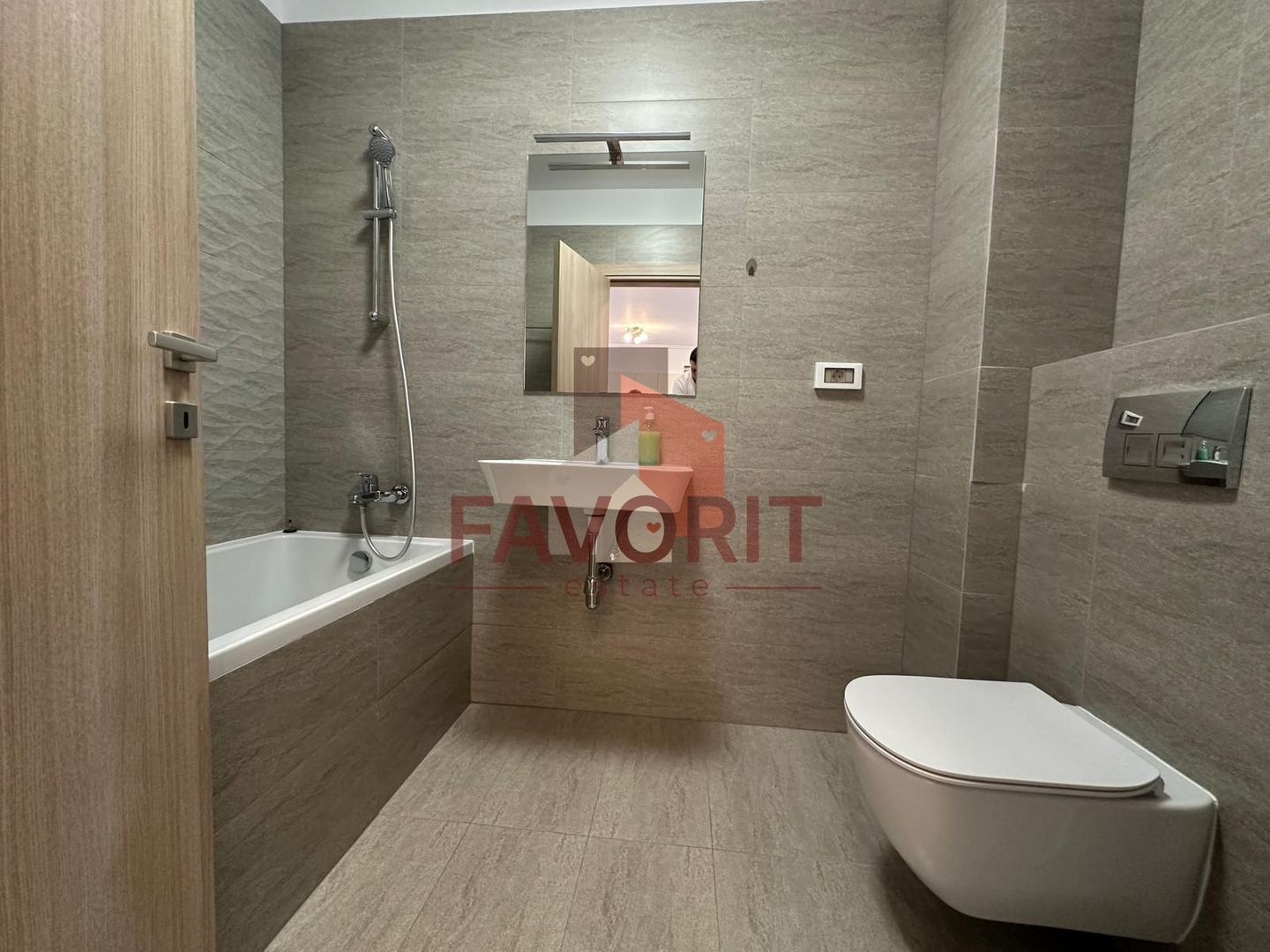 2 camere | etaj intermediar | Bloc nou in oras | zona excelenta | - Poză 8