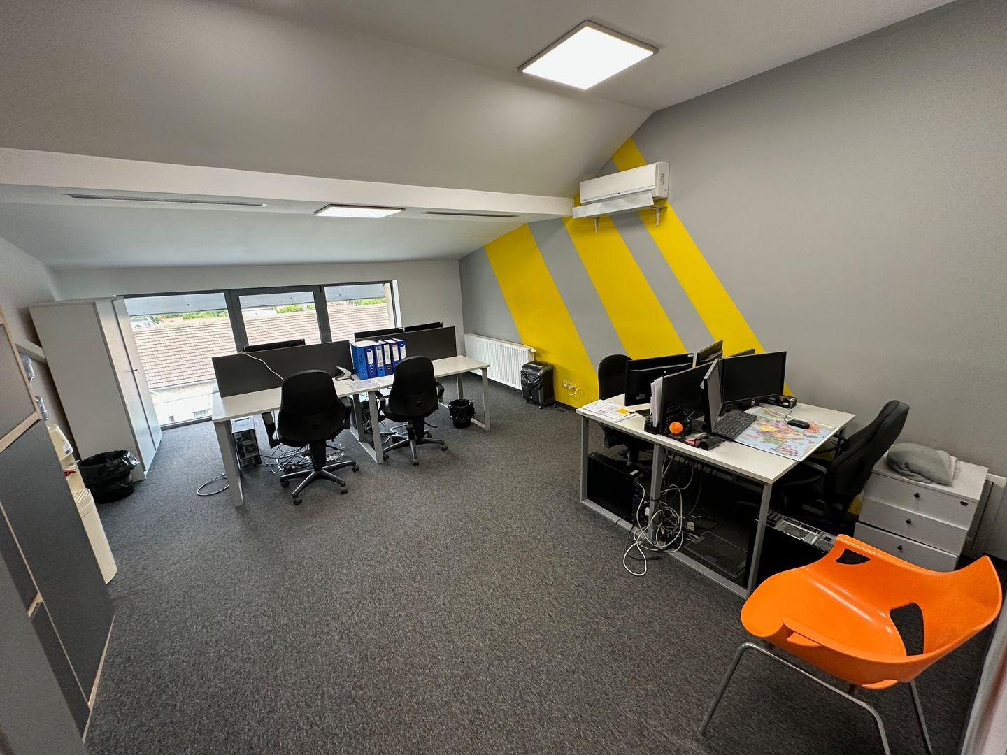 Clădire de inchiriat clinica / birouri - Poză 16