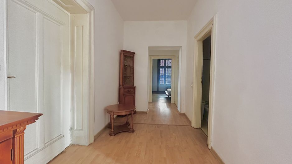 Apartament cu 3 camere de închiriat în Piața Victoriei - Poză 9