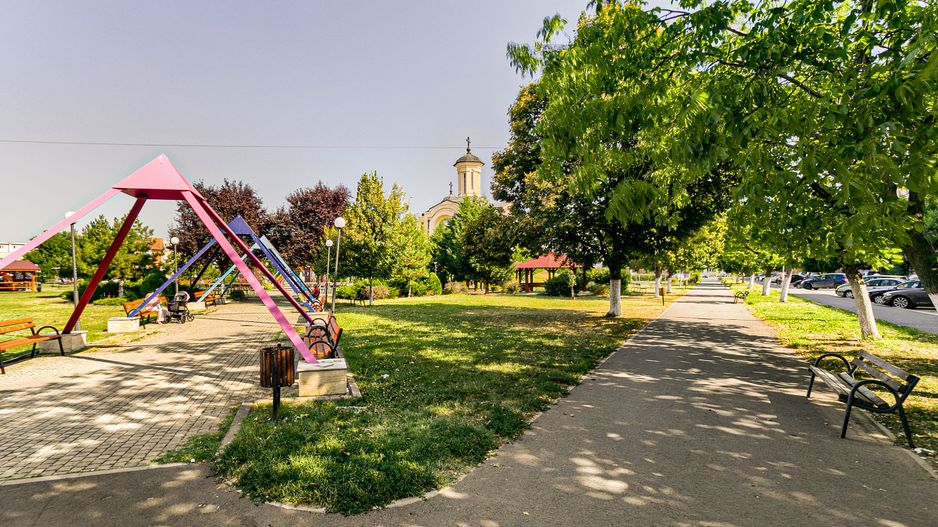 VANDUT Apartament cu 3 camere etaj 2, Micalaca - Poză 1