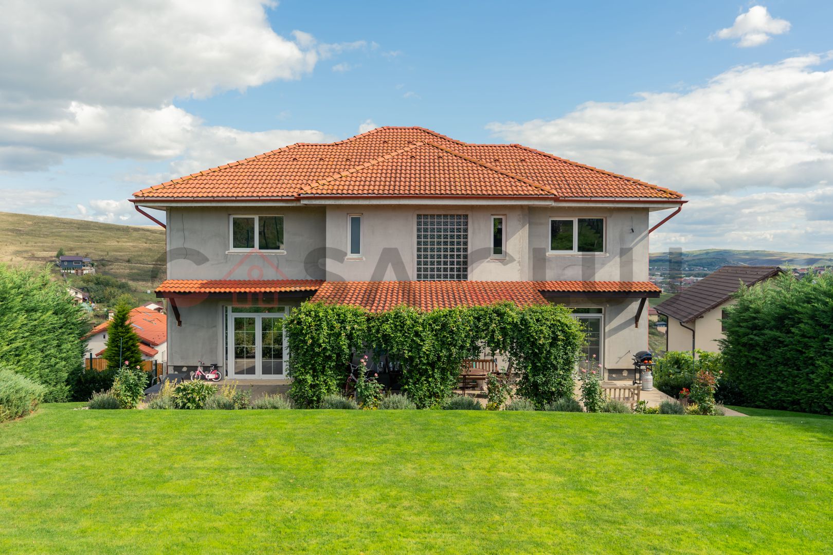 Casă invididuală de vânzare, 250mp utili, 2000mp teren, Campenești! - Poză 1