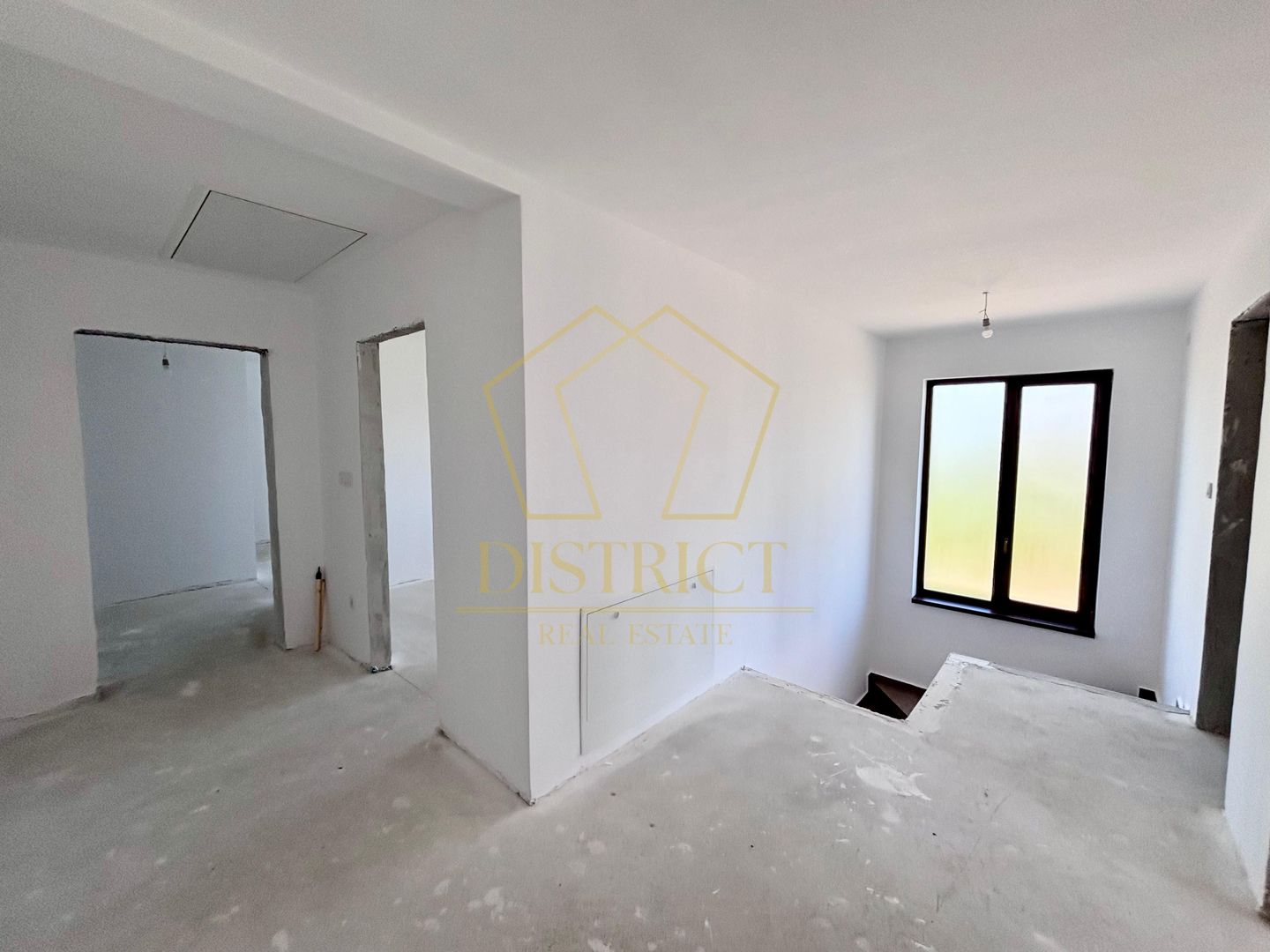 COM 0% Casa moderna cu 4 camere si garaj | Dumbravita - Poză 8