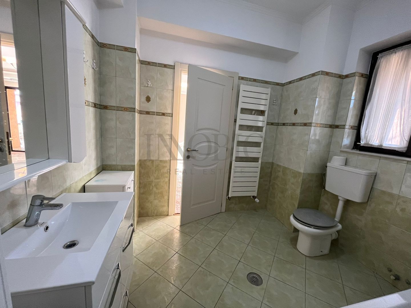 Apartament 4 camere | Herăstrău | 149 mp utili | 4 balcoane | Parcare - Poză 17