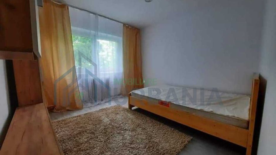 #: 3 Camere Decomandat 70mp – CUG (Zona Școala N. Iorga) - Poză 4