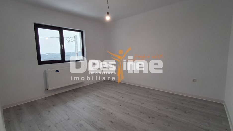 CASĂ tip duplex, situata in Valea Adanca - Poză 13