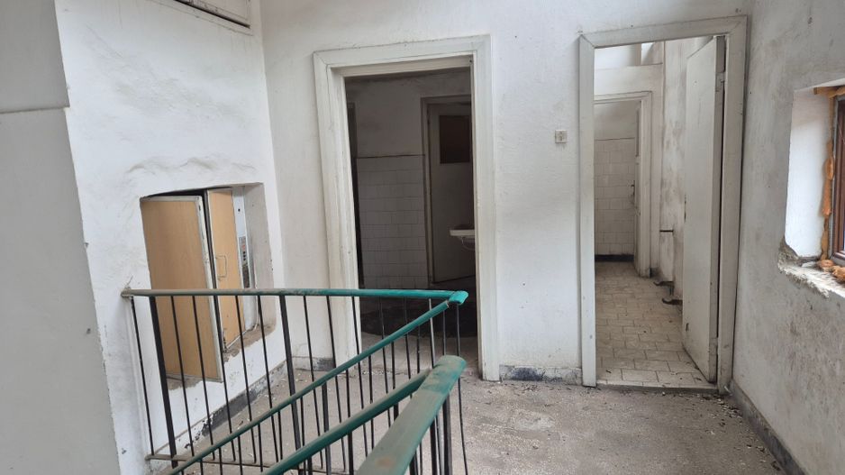 Închiriez spațiu comercial - Poză 6