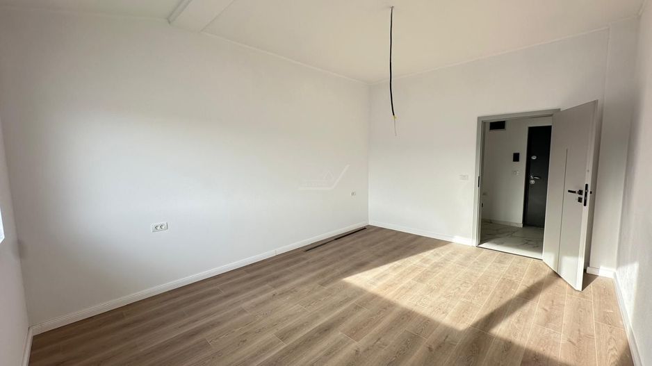 Bloc finalizat. Decomandat. Loc de parcare. - Poză 2