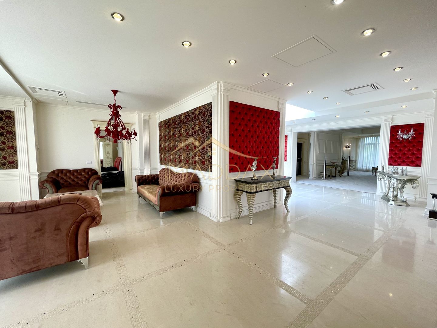 Impressive Villa *1500 SQM usable* 2613 SQM land / Open to the lake - Poză 48