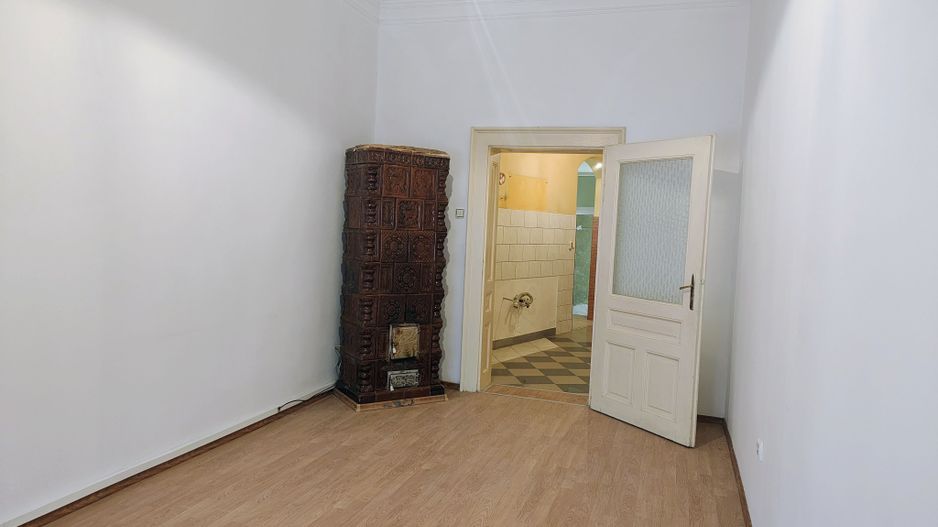 Apartament la casă cu front stradal,  str. M. Eminescu. 119 900 E. - Poză 4