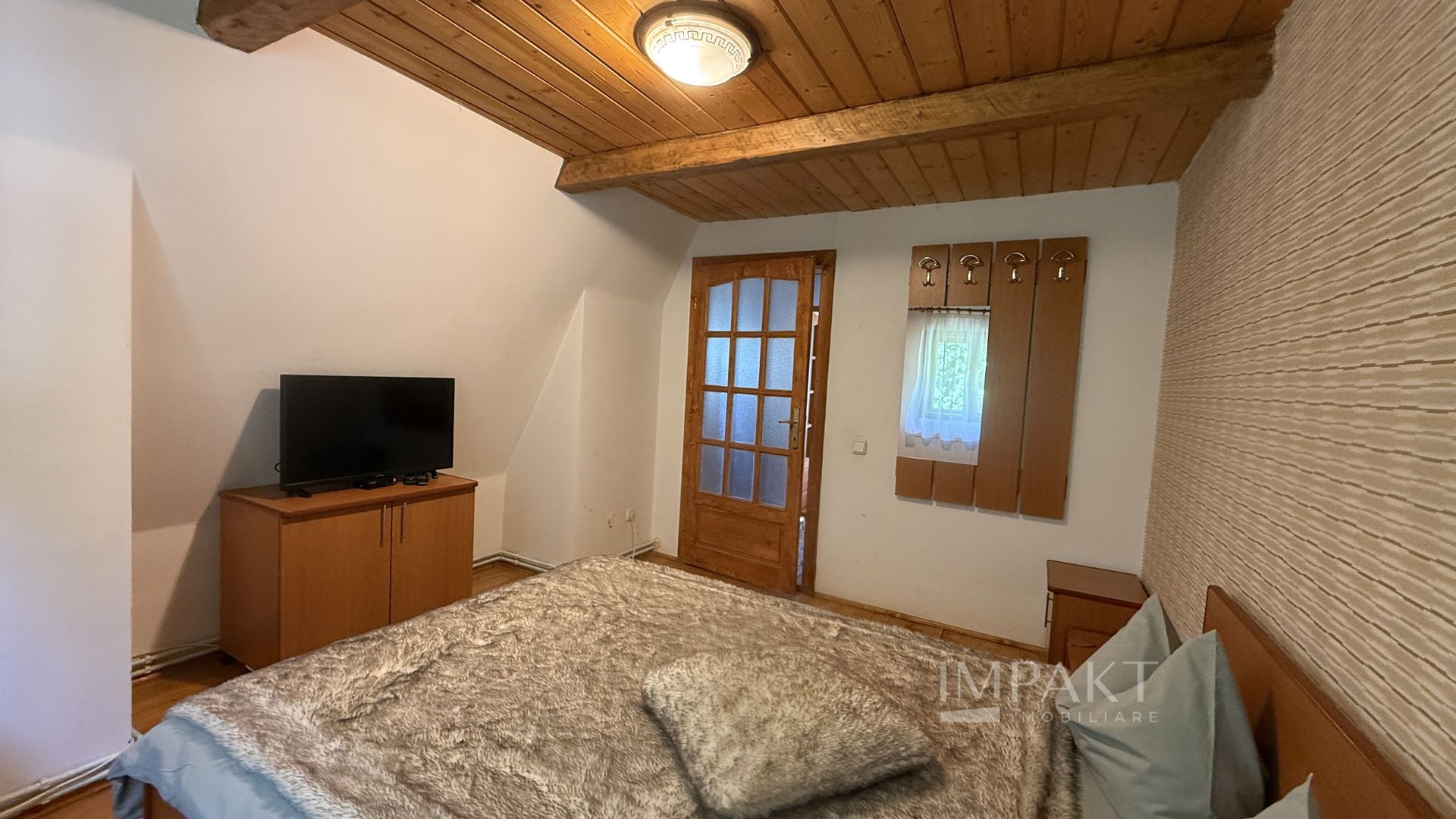 Proprietate cu front la rau si piscina exterioara in Baisoara - Poză 11