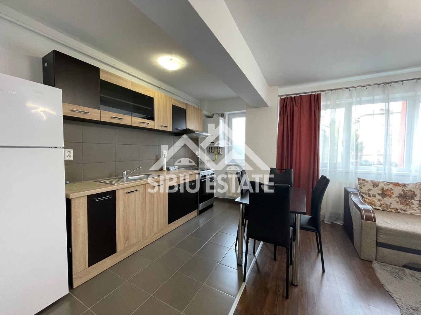 Apartament de inchiriat cu 2 camere mobilat utilat si loc de parcare - Poză 2