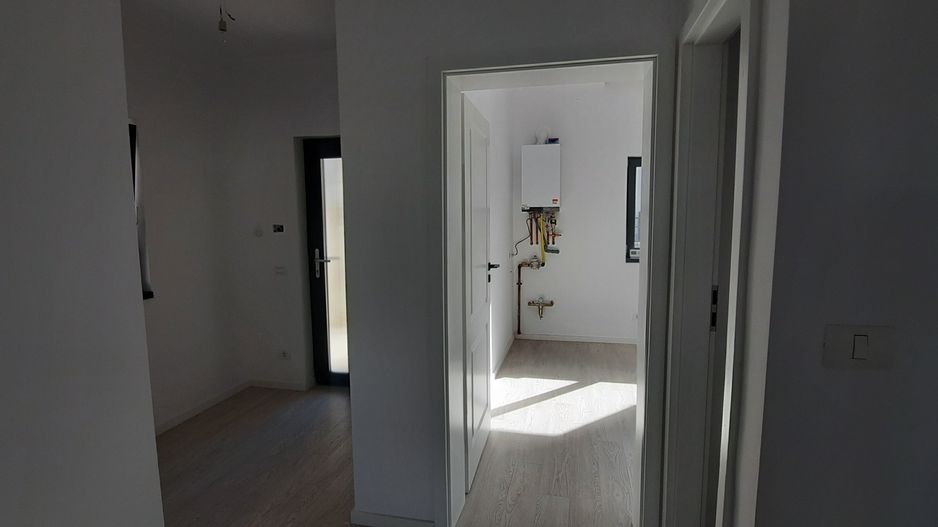 Duplex frumos cu arhitectura mediteraneana - Poză 13