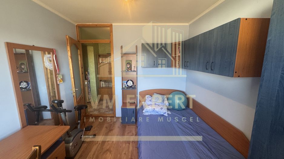 APARTAMENT 3 CAMERE ETAJ 4 GRUI CAMPULUNG - Poză 3