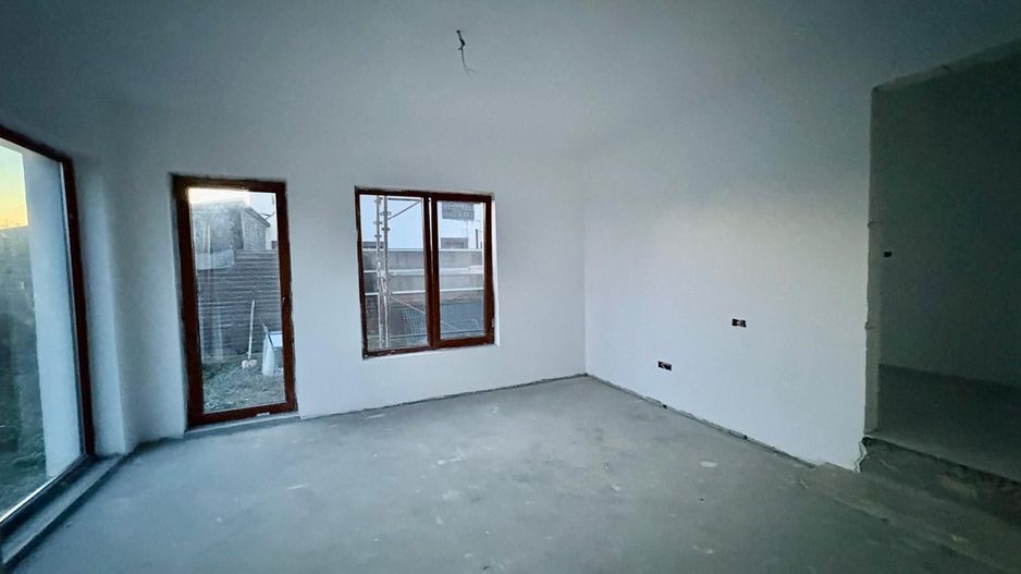 Casa duplex cu 2 locuri de parcare - Poză 10