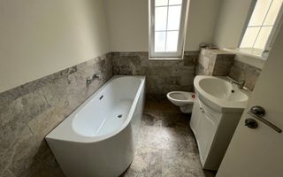 Etaj 2. Decomandat. Finisaje superioare - Poză 11