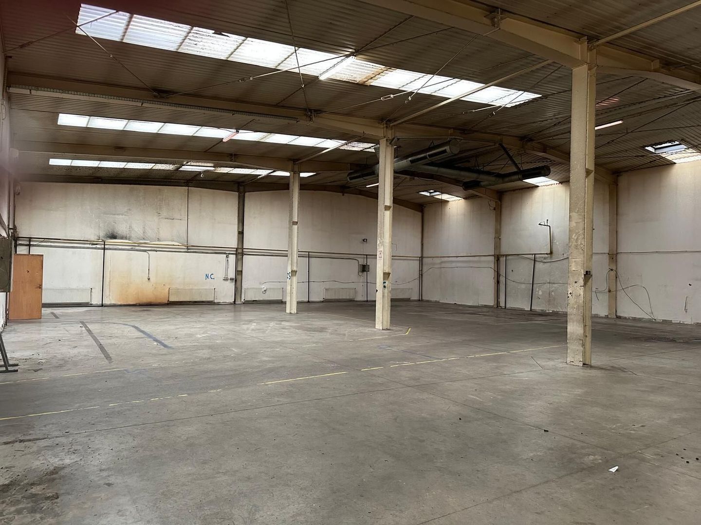 Inchiriere hala industriala  596 mp Arad, zonă centrală - Poză 1