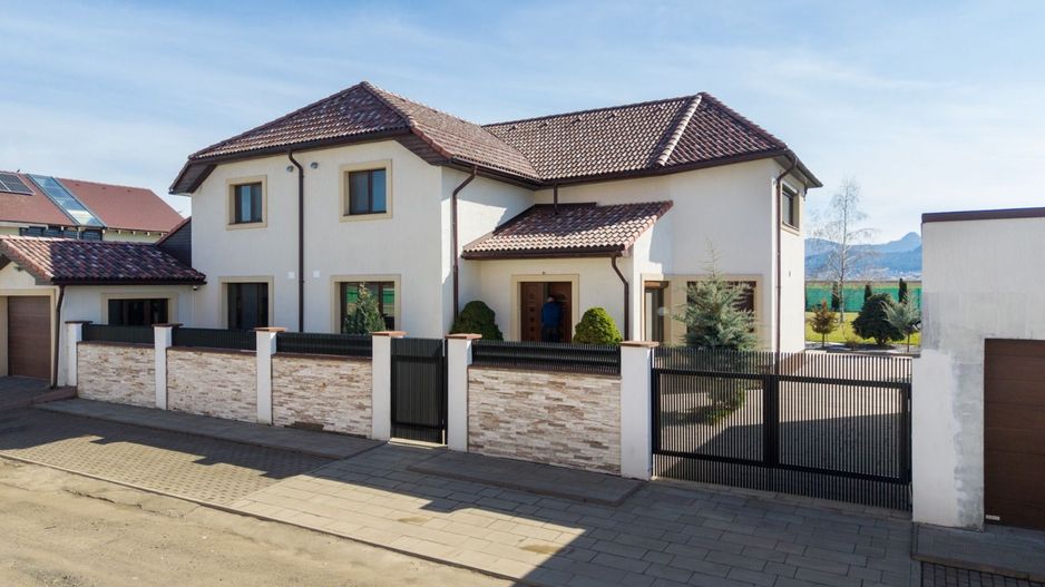 Casa 6 dormitoare+4 bai -1500 mp teren-Sacele - Poză 59