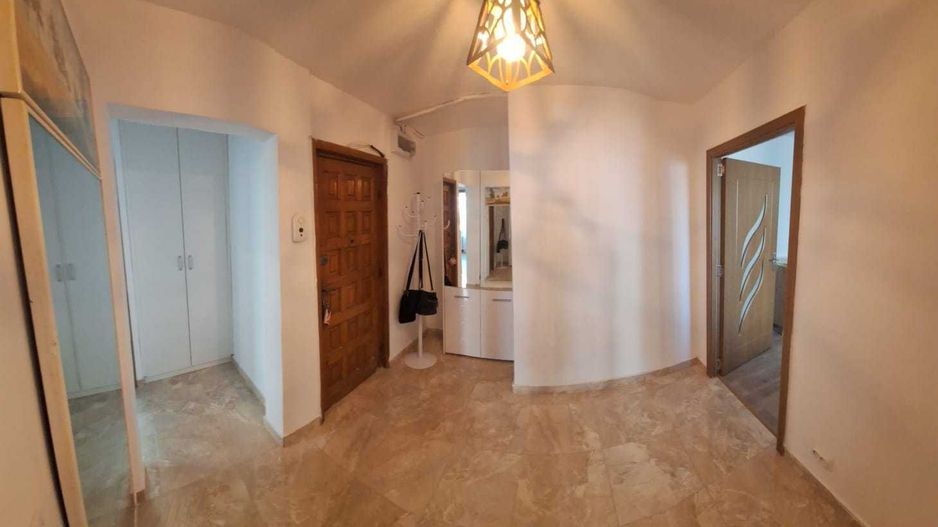 apartament 3 camere de închiriat renovat, zona Iancului, - Poză 4
