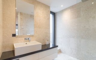 Casă / Vilă cu 6 camere de vânzare în zona Primaverii - Poză 1