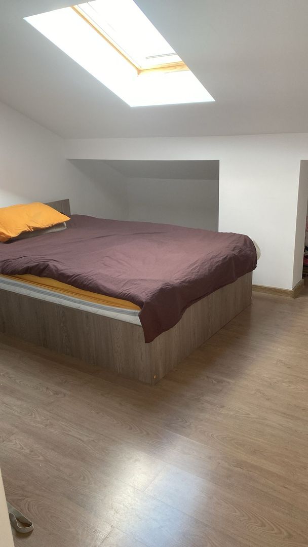 Apartament cu 3 camere de vanzare - Poză 2
