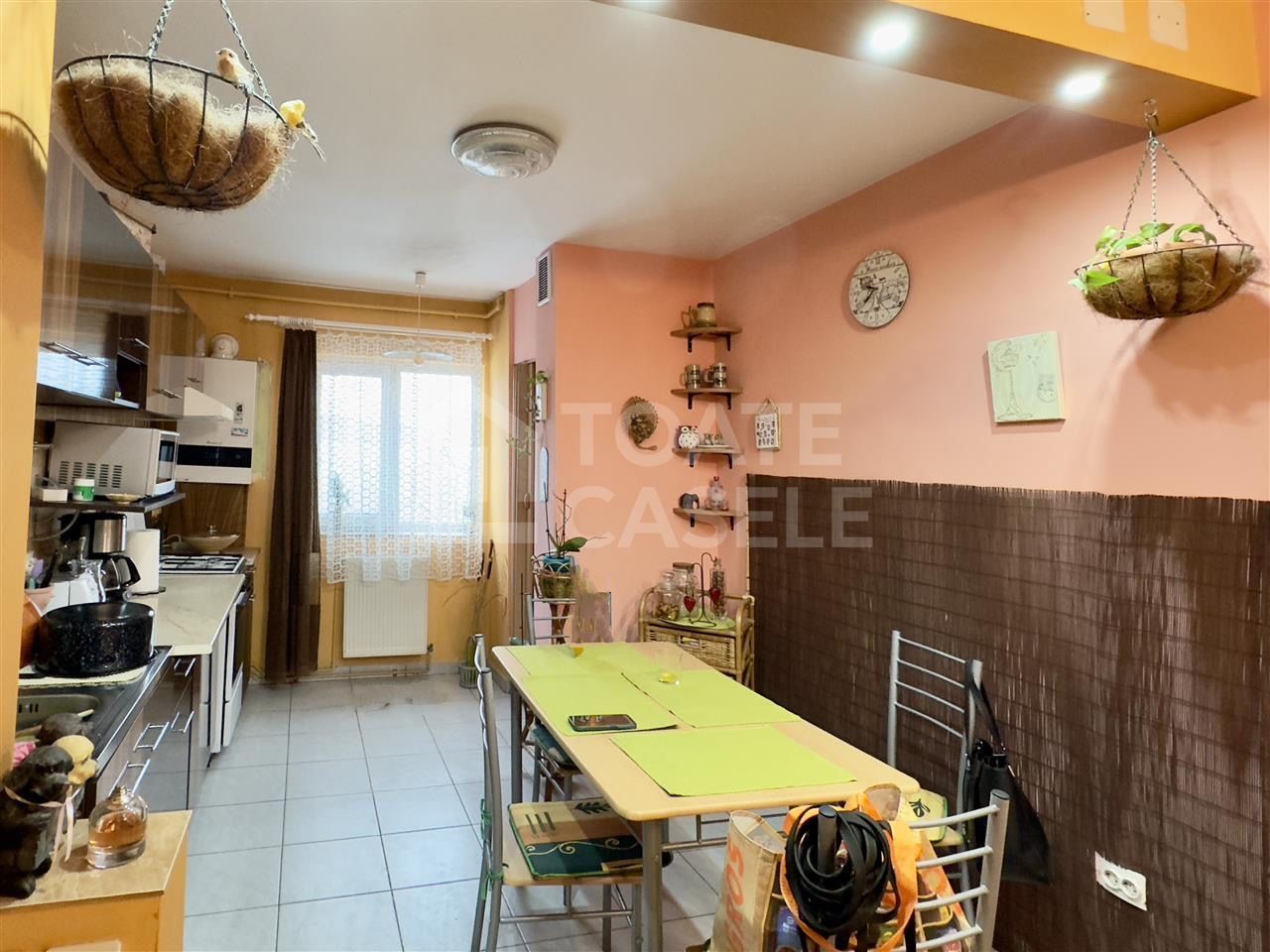 Apartament cu 3 camere, etaj intermediar, zona Dunarii - Poză 2