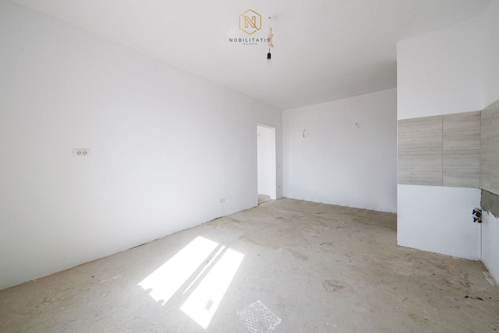 Vandut - Olimpia - Complex | 3 camere, modificat, 67 mp | Partial renovat - Poză 24