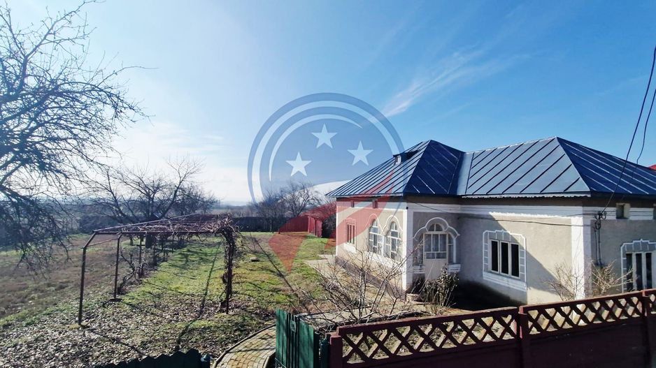 Casa Bradesti  teren  intravilan 7952 mp  deschidere 33 m la DE 70 - Poză 3